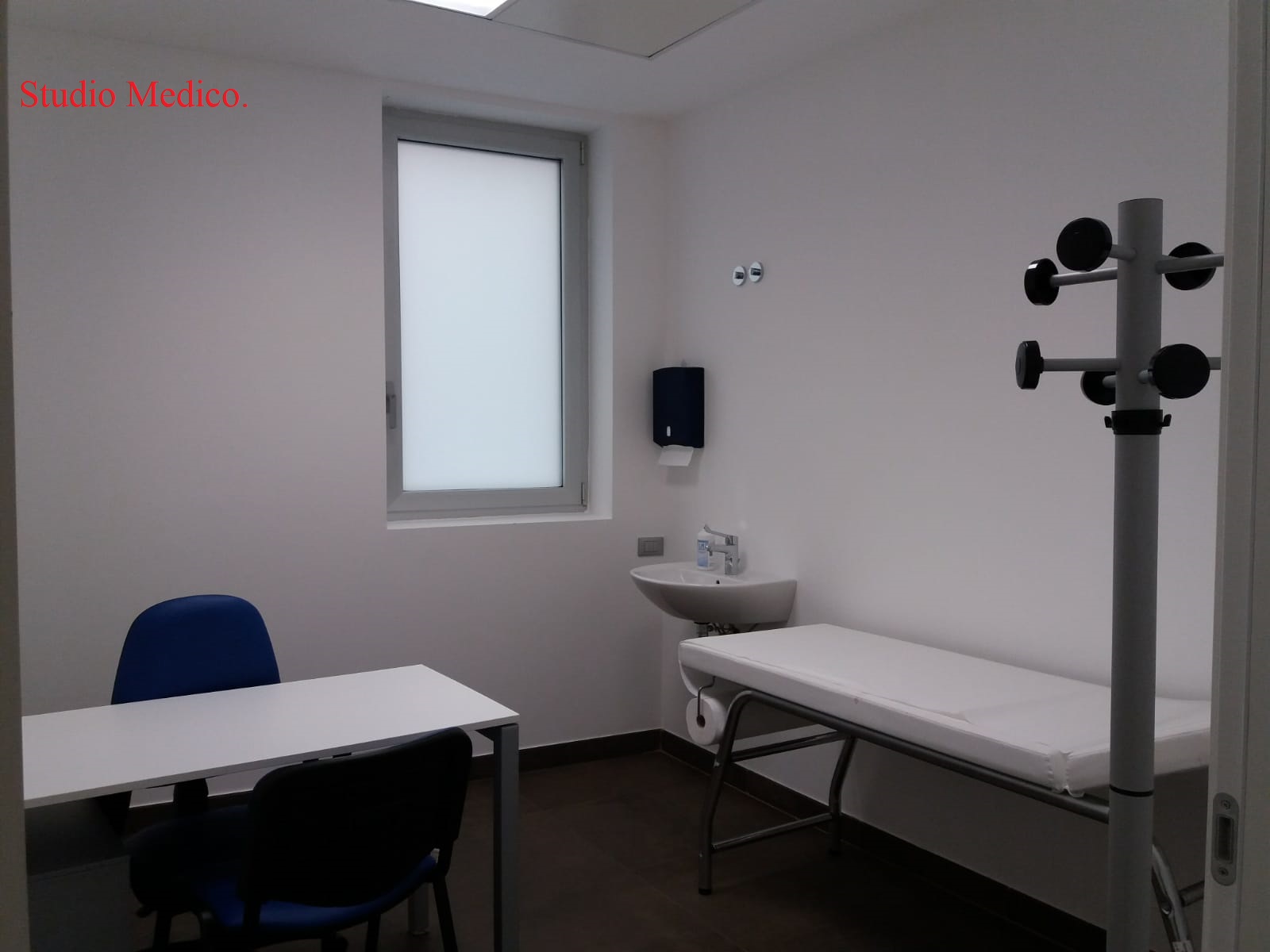 Questa immagine ha l'attributo alt vuoto; il nome del file è 06-STUDIO-MEDICO.jpeg